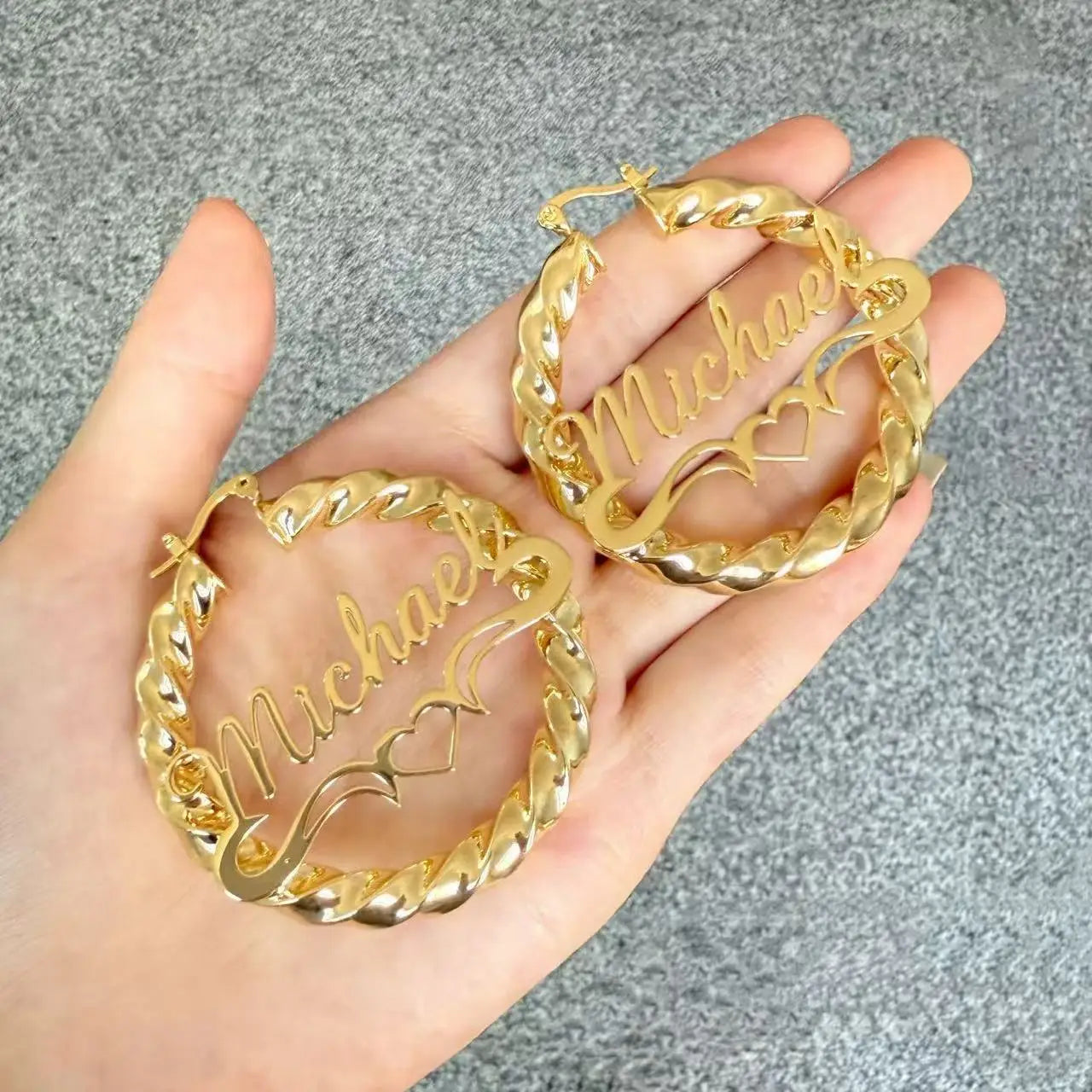 Round Heart-Shaped Custom Name Earrings, Exquisite Gift for Women